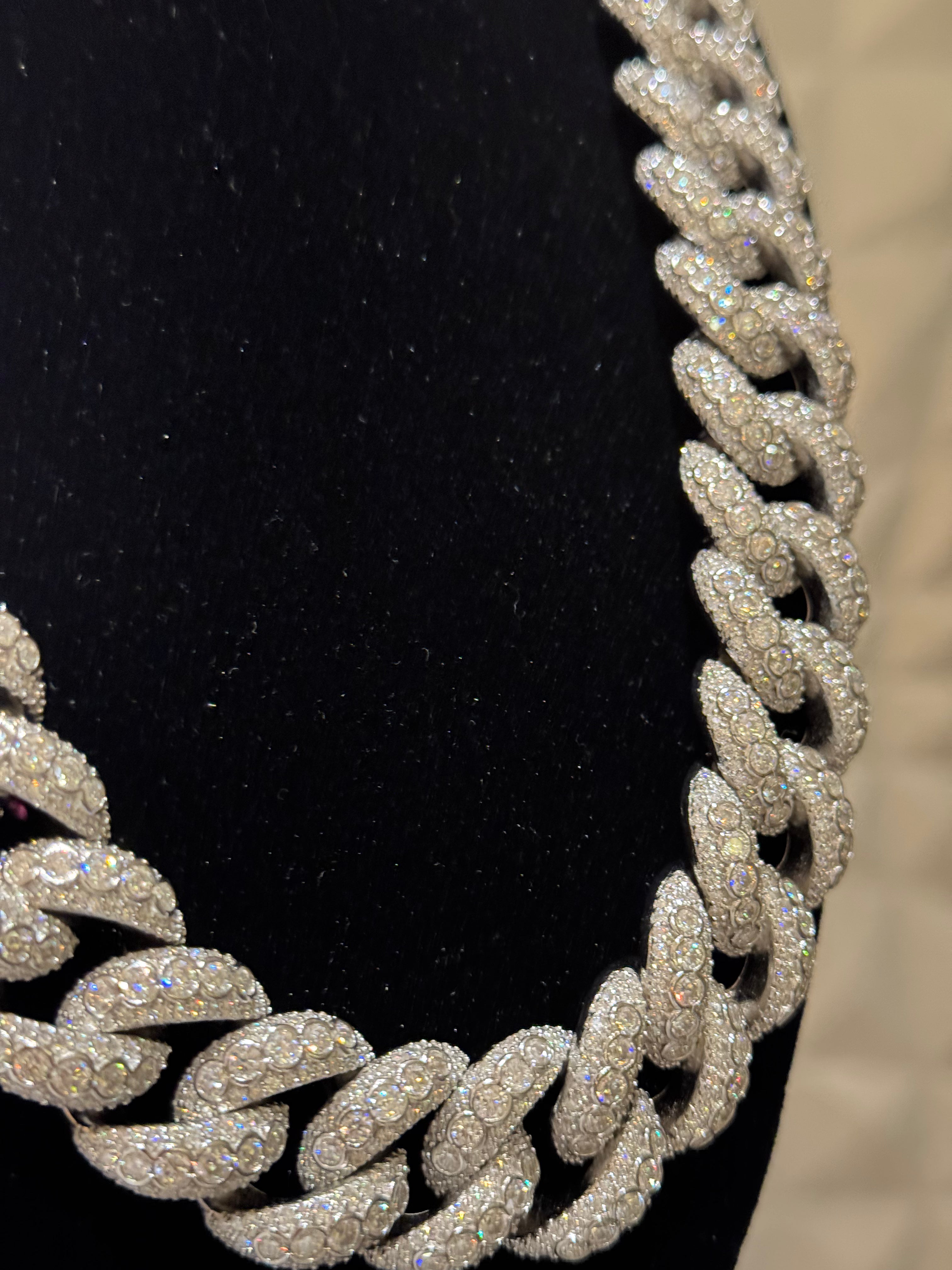 20mm Halo Bezel Set Pointers Cuban